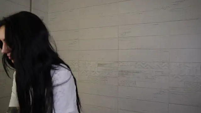 Snapshot of LindaWarners chatting on October 5, 4:16 pm LindaWarners online show from October 5, 4:16 pm