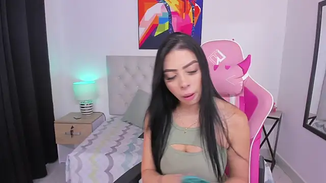 Snapshot of KristalFoxx chatting on October 8, 6:49 pm KristalFoxx online show from October 8, 6:49 pm