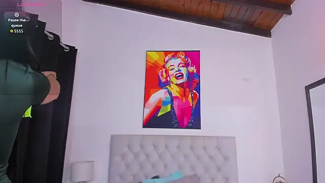 Snapshot of KristalFoxx chatting on November 11, 9:59 pm KristalFoxx online show from November 11, 9:59 pm