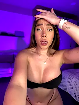 Snapshot of Condes_carmen chatting on November 6, 12:17 pm Condes carmen online show from November 6, 12:17 pm