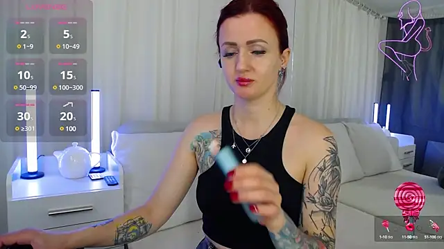 Snapshot of ElisaJane chatting on February 19, 9:36 pm ElisaJane online show from February 19, 9:36 pm