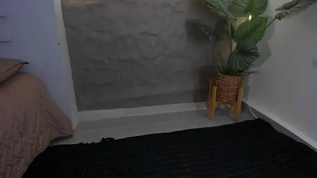 Snapshot of Isa__Blanc chatting on January 11, 3:02 am Isa Blanc online show from January 11, 3:02 am