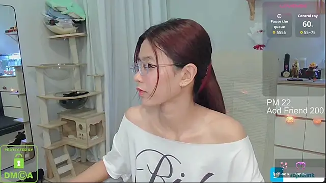 littlemiilk online show from February 23, 8:33 am