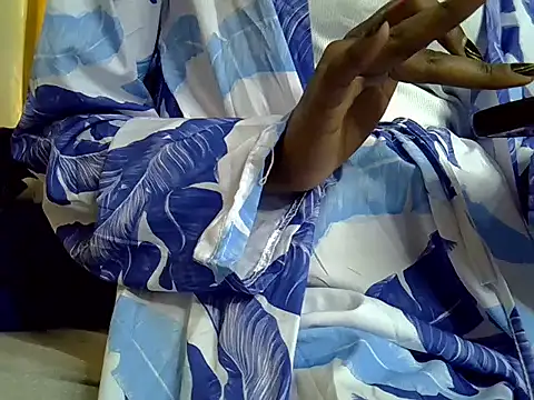 Snapshot of Skinny_m chatting on November 16, 4:18 am Skinny m online show from November 16, 4:18 am