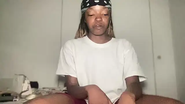 minimama69 online show from October 12, 10:14 am