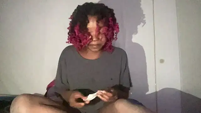 Snapshot of minimama69 chatting on November 20, 10:26 am minimama69 online show from November 20, 10:26 am