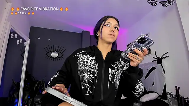 Raven Witch  online show from February 1, 6:39 pm