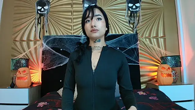 emmily keller19 online show from October 17, 1:35 pm