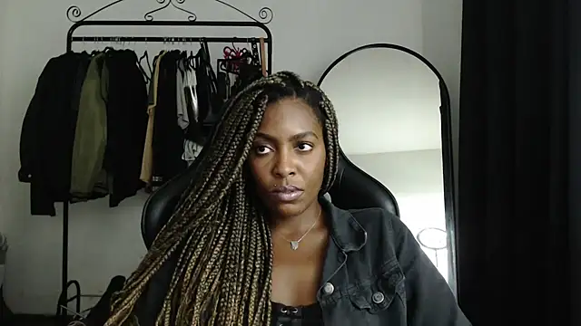 Snapshot of marisilva_br chatting on February 2, 9:56 pm marisilva br online show from February 2, 9:56 pm