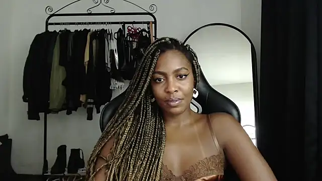 Snapshot of marisilva_br chatting on February 7, 10:52 pm marisilva br online show from February 7, 10:52 pm