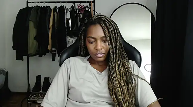Snapshot of marisilva_br chatting on February 8, 11:45 pm marisilva br online show from February 8, 11:45 pm