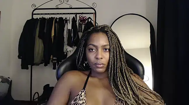 Snapshot of marisilva_br chatting on February 10, 9:36 pm marisilva br online show from February 10, 9:36 pm