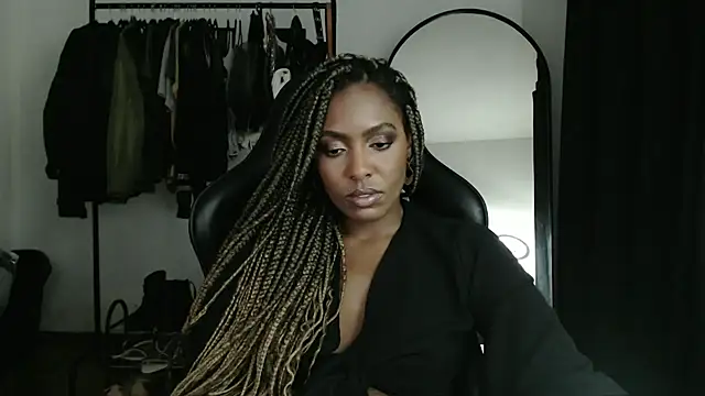 Snapshot of marisilva_br chatting on February 12, 11:30 pm marisilva br online show from February 12, 11:30 pm