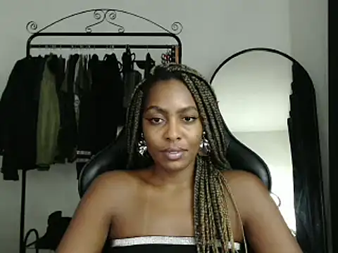 Snapshot of marisilva_br chatting on February 17, 10:58 pm marisilva br online show from February 17, 10:58 pm