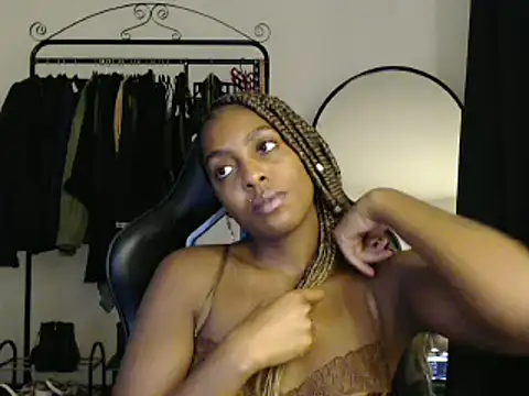 Snapshot of marisilva_br chatting on February 24, 10:25 pm marisilva br online show from February 24, 10:25 pm