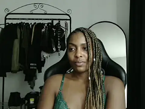 Snapshot of marisilva_br chatting on March 6, 7:21 pm marisilva br online show from March 6, 7:21 pm