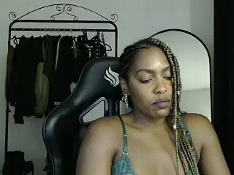 Snapshot of marisilva_br chatting on March 6, 10:26 pm marisilva br online show from March 6, 10:26 pm