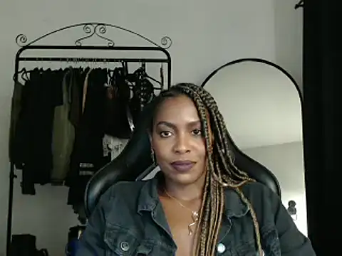 Snapshot of marisilva_br chatting on March 8, 12:11 am marisilva br online show from March 8, 12:11 am
