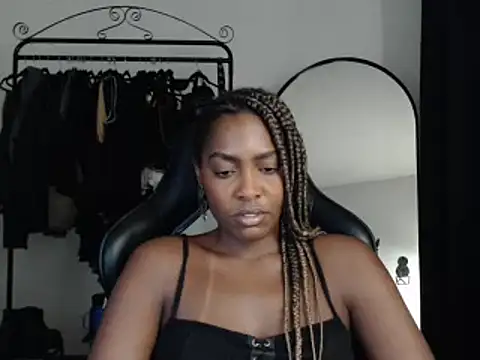Snapshot of marisilva_br chatting on March 13, 12:05 am marisilva br online show from March 13, 12:05 am