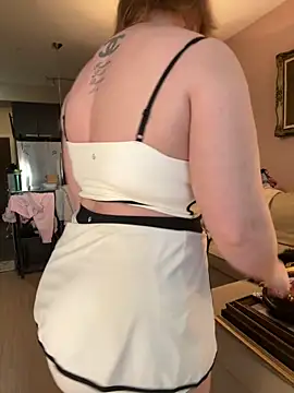 GingerSnap33 online show from April 14, 1:11 am