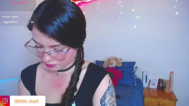 Snapshot of juli05star20 chatting on December 29, 10:03 pm juli05star20 online show from December 29, 10:03 pm