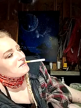 Snapshot of blondebanginbroad chatting on February 17, 9:30 pm blondebanginbroad online show from February 17, 9:30 pm