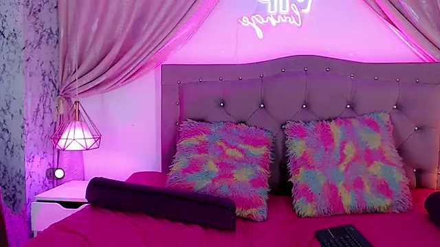 SexyJuliii21 online show from December 7, 2:42 am