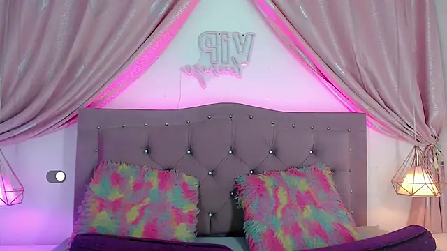 SexyJuliii21 online show from December 30, 4:09 am