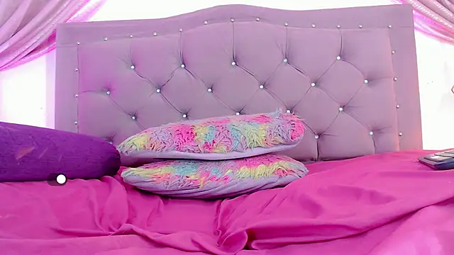 SexyJuliii21 online show from January 10, 5:47 am