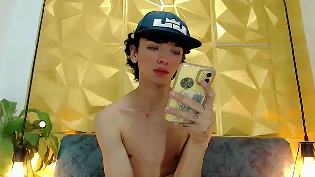 SexyJuliii21 online show from January 21, 7:15 am