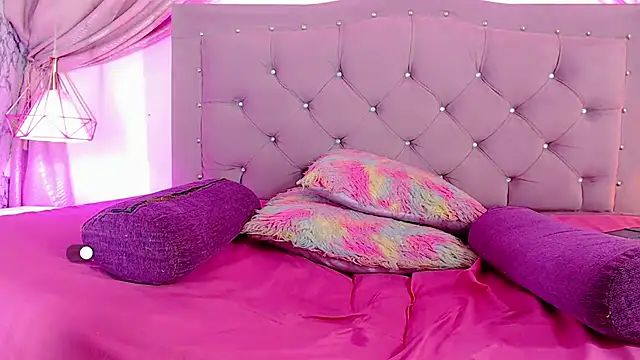 SexyJuliii21 online show from January 27, 5:47 am