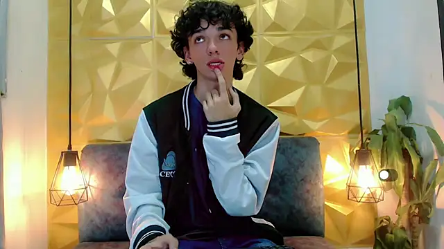 SexyJuliii21 online show from February 5, 6:56 am