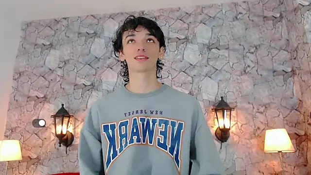 SexyJuliii21 online show from February 18, 10:27 am