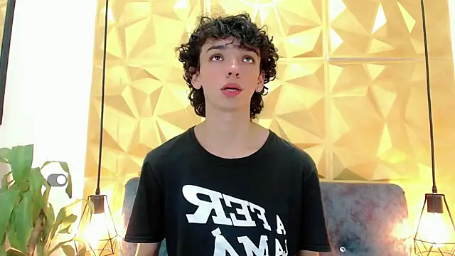 SexyJuliii21 online show from February 22, 10:42 pm