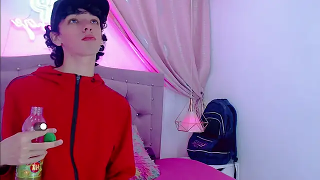 SexyJuliii21 online show from February 27, 3:25 am