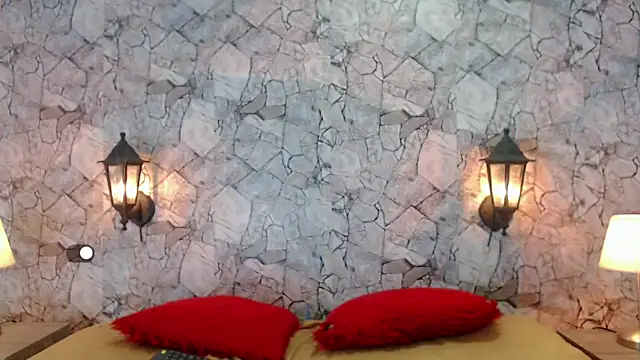 SexyJuliii21 online show from March 6, 9:42 pm