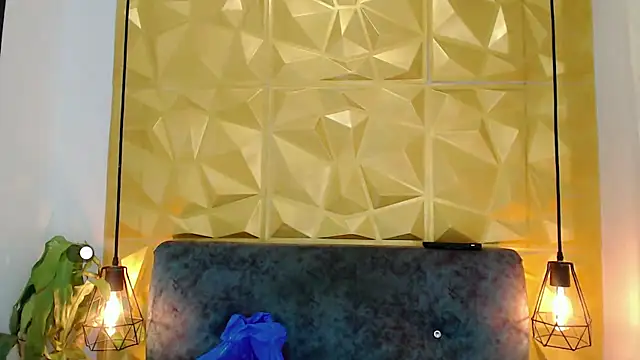 SexyJuliii21 online show from March 10, 4:28 am