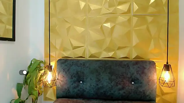 SexyJuliii21 online show from March 11, 2:32 am