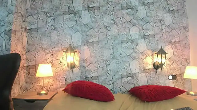 SexyJuliii21 online show from March 13, 5:33 am