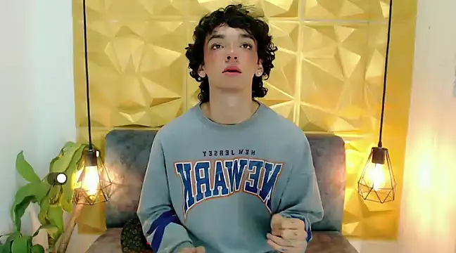 SexyJuliii21 online show from March 20, 8:31 am