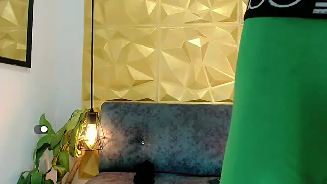 SexyJuliii21 online show from March 20, 11:38 am