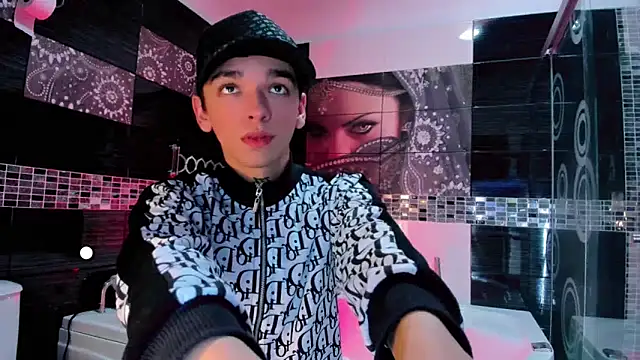 SexyJuliii21 online show from September 23, 8:23 pm