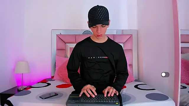 SexyJuliii21 online show from September 27, 8:58 pm