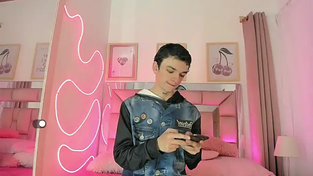 SexyJuliii21 online show from October 6, 10:18 pm