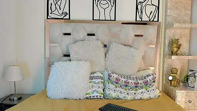 SexyJuliii21 online show from October 10, 10:58 am