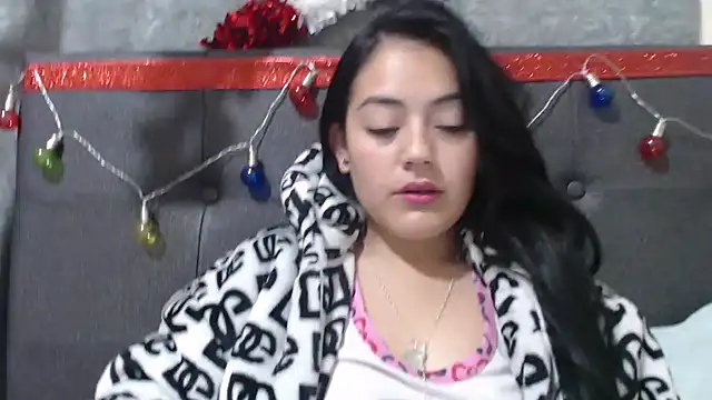 Snapshot of Alisha_99 chatting on December 8, 5:55 pm Alisha 99 online show from December 8, 5:55 pm