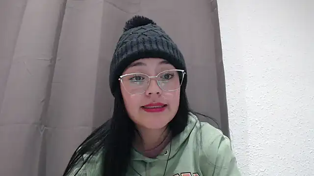 Snapshot of Alisha_99 chatting on November 30, 10:03 pm Alisha 99 online show from November 30, 10:03 pm