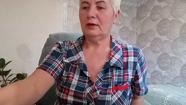 NicoleOlla online show from November 10, 7:40 am