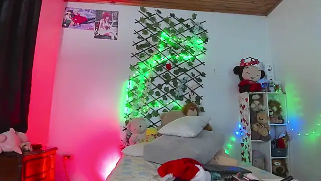 Snapshot of Pucaa_ chatting on December 17, 3:12 am Pucaa online show from December 17, 3:12 am