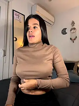 EmelyRogers online show from November 25, 7:25 pm